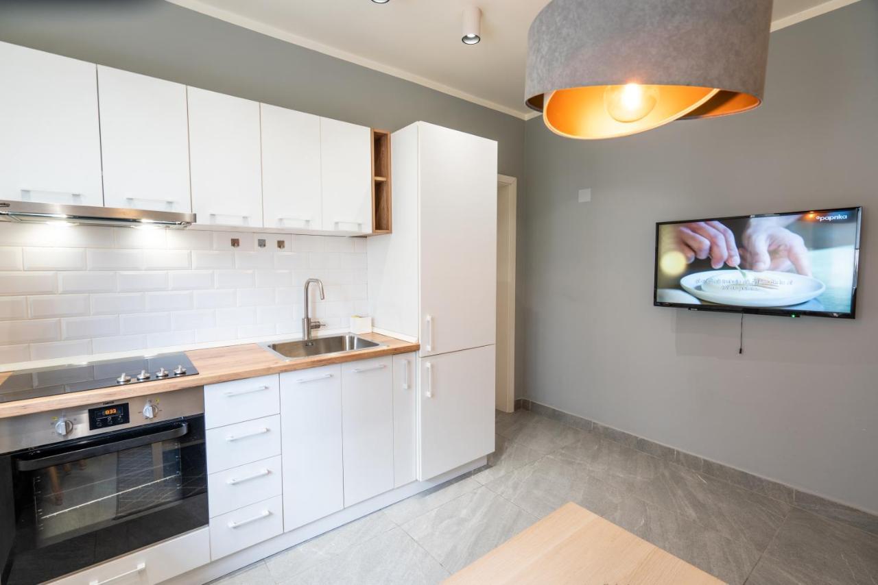 Cozy Design Apartament In Magheru Bukares Bagian luar foto